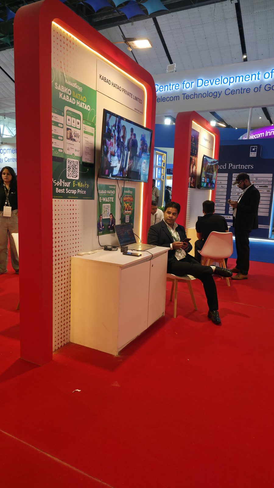 Side view of the Kabad Hatao stall in Hall No. 1.