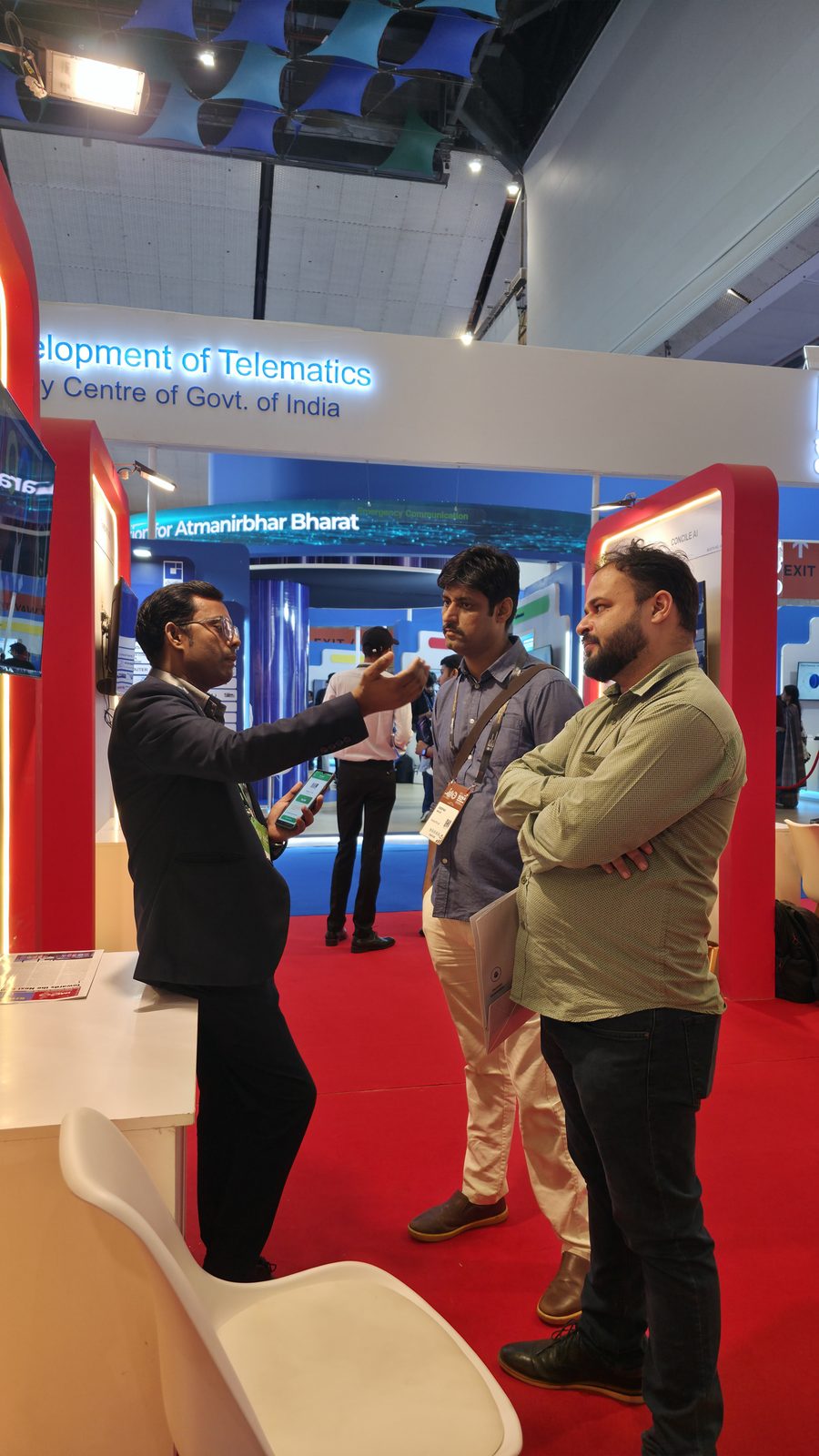 Another conversation at the day 2 stall.